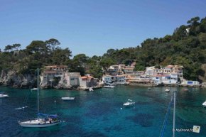 VILLA DE LUXE au CALANQUE du CAP BRUN